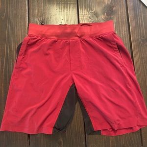 Lululemon T.H.E. Lined Short 9”. Size Large. Red with black liner